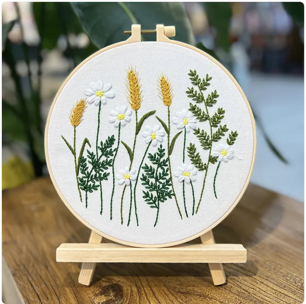 🧵 DIY Beginner Embroidery Kit – Dreamscape Series (10 Artistic Variants)