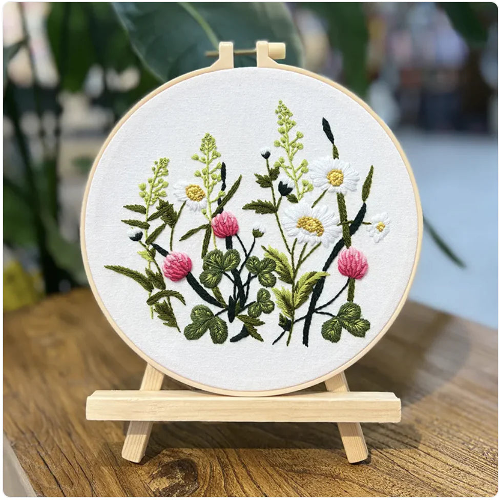 🧵 DIY Beginner Embroidery Kit – Dreamscape Series (10 Artistic Variants)