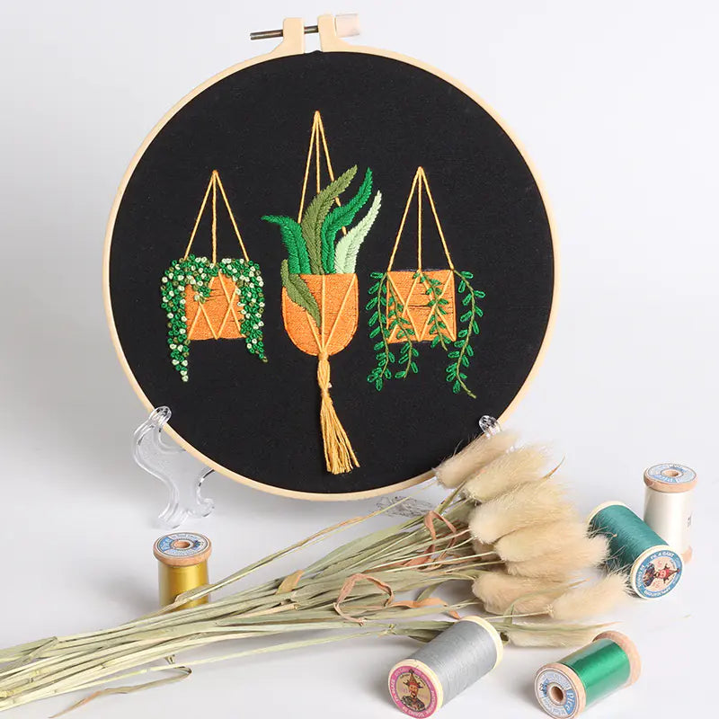 Botanical DIY Embroidery Kit – Cross‑Stitch Set with Frame (Flowering Vine, Daisy & Triangle Patterns)