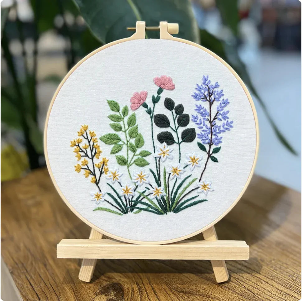 🧵 DIY Beginner Embroidery Kit – Dreamscape Series (10 Artistic Variants)