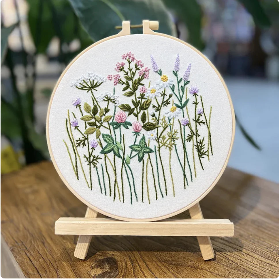 🧵 DIY Beginner Embroidery Kit – Dreamscape Series (10 Artistic Variants)