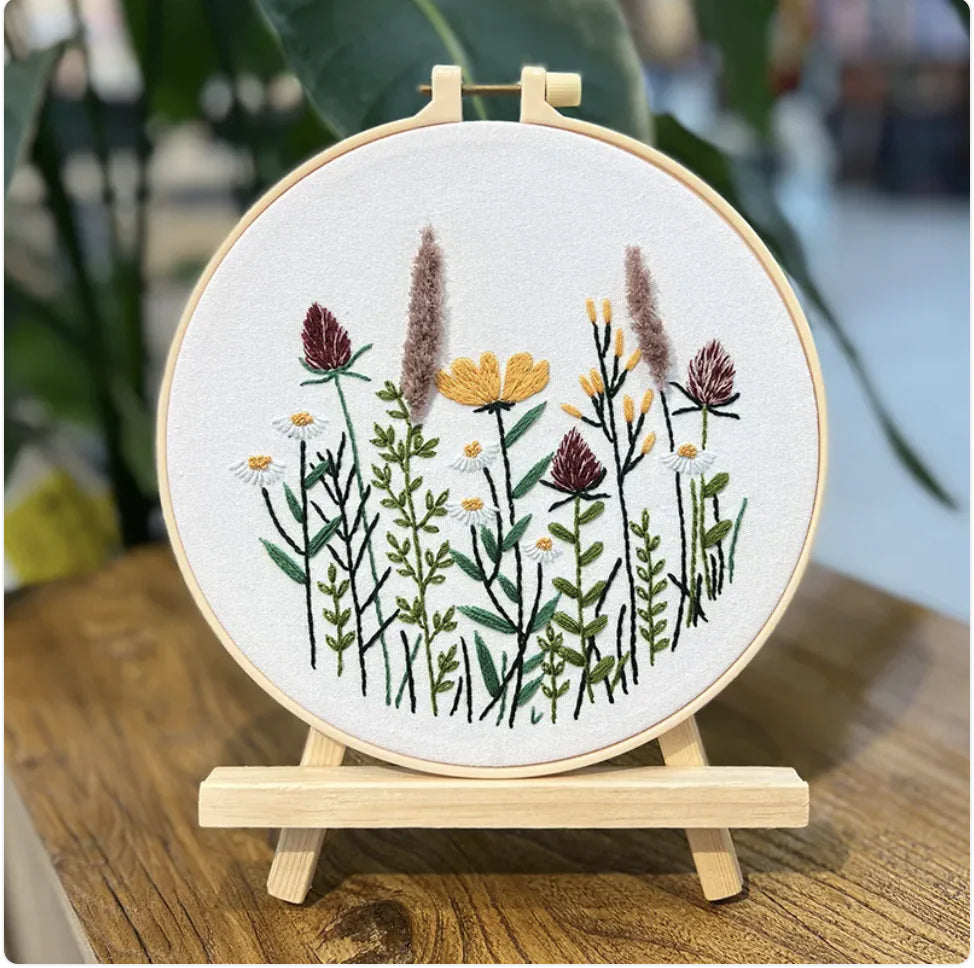 🧵 DIY Beginner Embroidery Kit – Dreamscape Series (10 Artistic Variants)