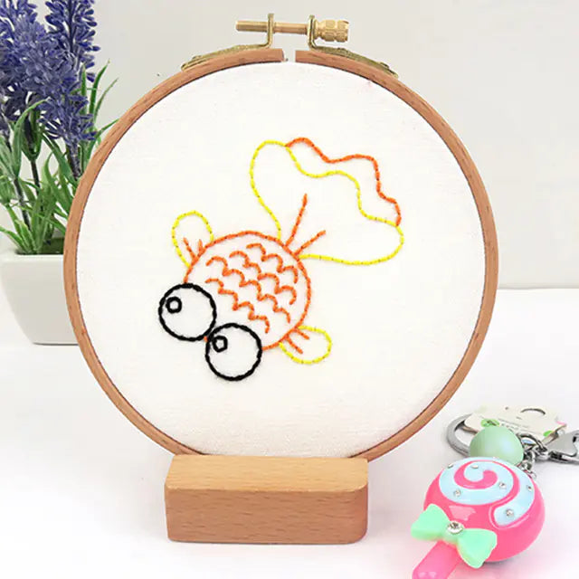 🧵 Beginner Embroidery Kit – Adorable Animal Collection (Complete DIY Set)
