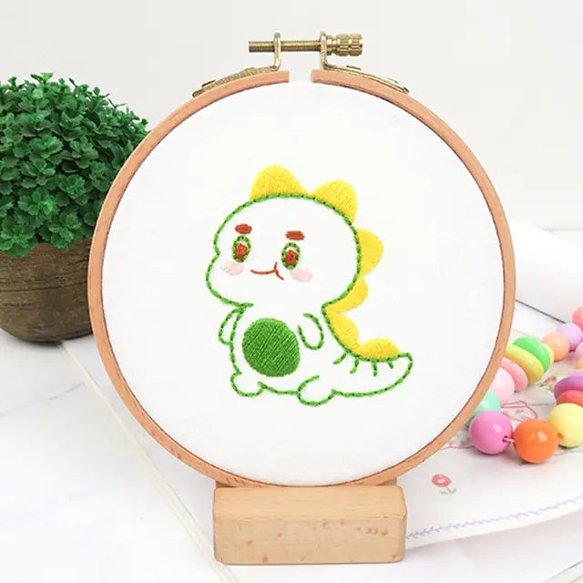 🧵 Beginner Embroidery Kit – Adorable Animal Collection (Complete DIY Set)