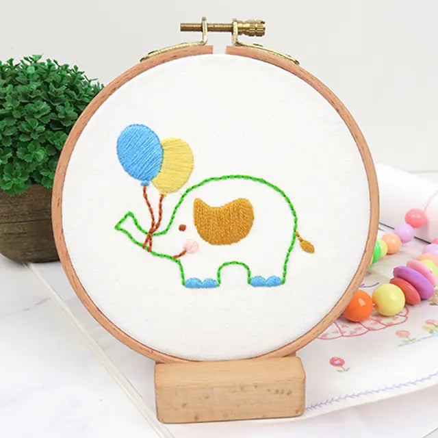 🧵 Beginner Embroidery Kit – Adorable Animal Collection (Complete DIY Set)