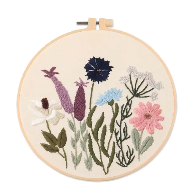 🧵 Embroidery Starter Kit – European Floral Series (4 Color Variants)