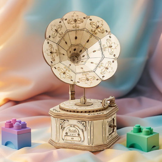Gramophone – 3D Wooden Puzzle Model Kit (122 Pieces, Ages 8+)