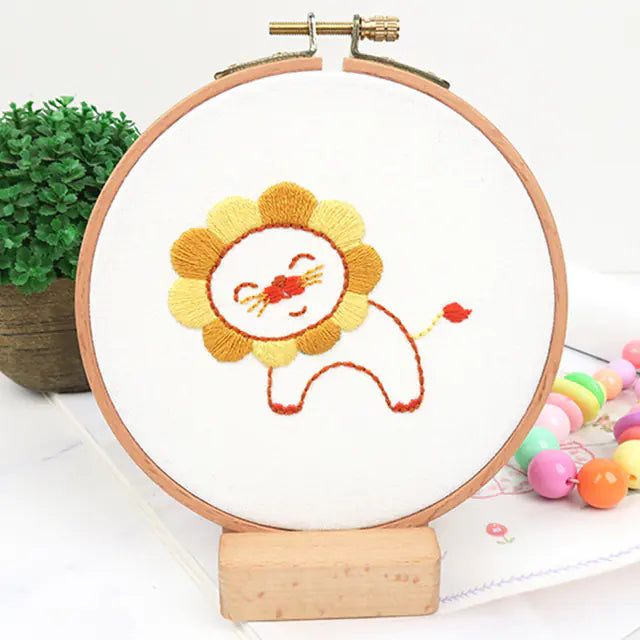 🧵 Beginner Embroidery Kit – Adorable Animal Collection (Complete DIY Set)